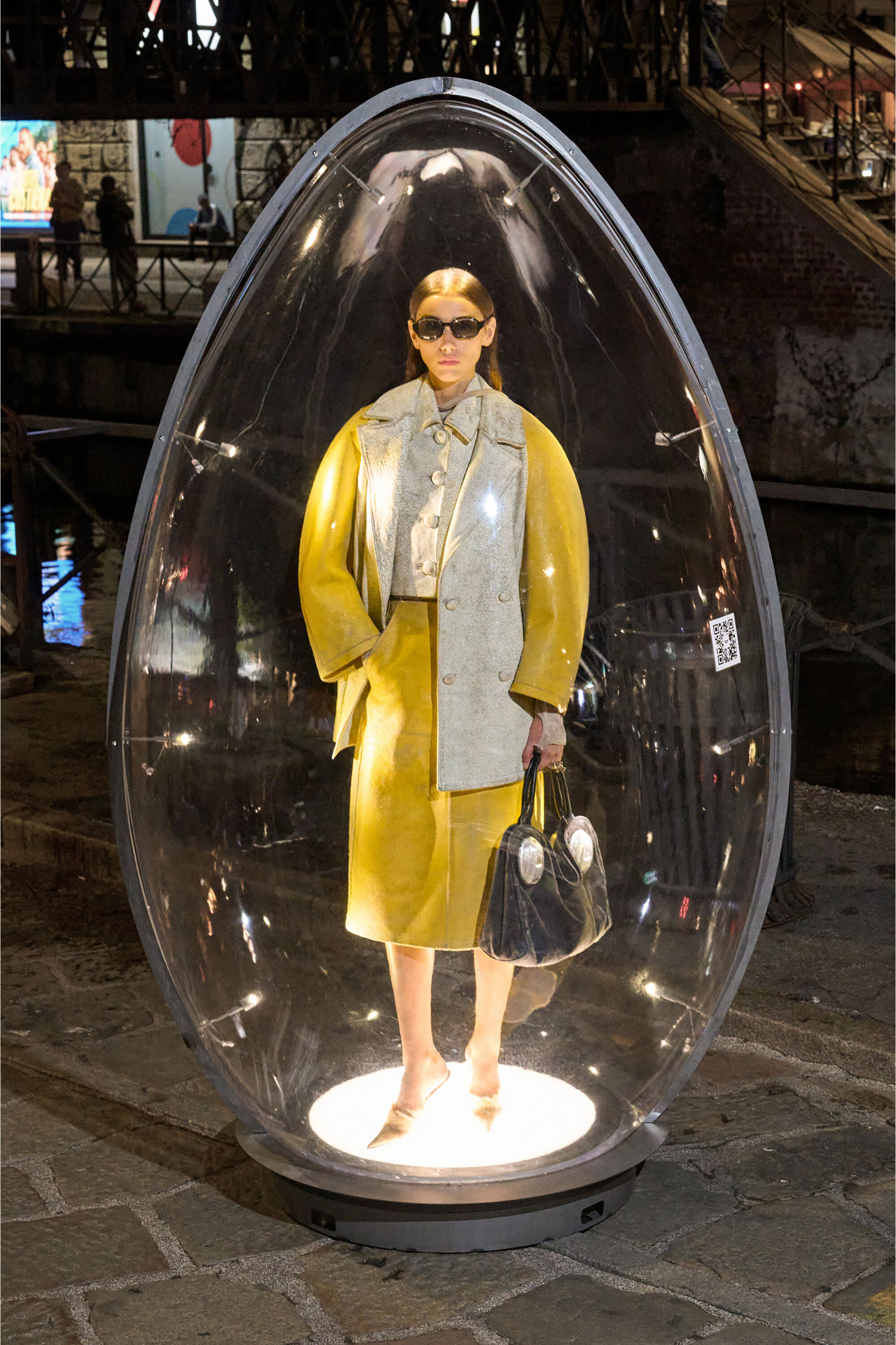 Diesel - L-ERINA, Woman's Midi pencil skirt in cracked leather in Yellow - 6