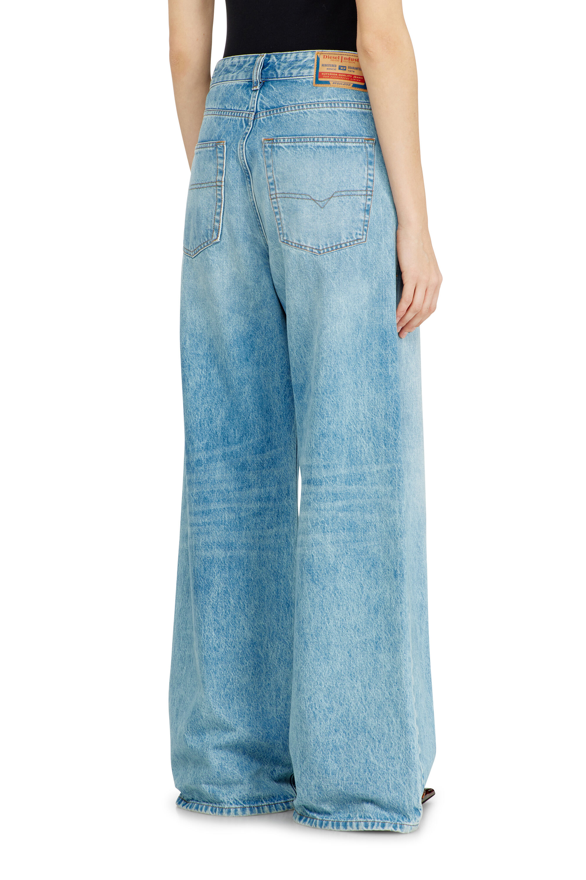 Diesel - Unisex's Relaxed Jeans 1996 D-Sire 09I29, Light Blue - 5