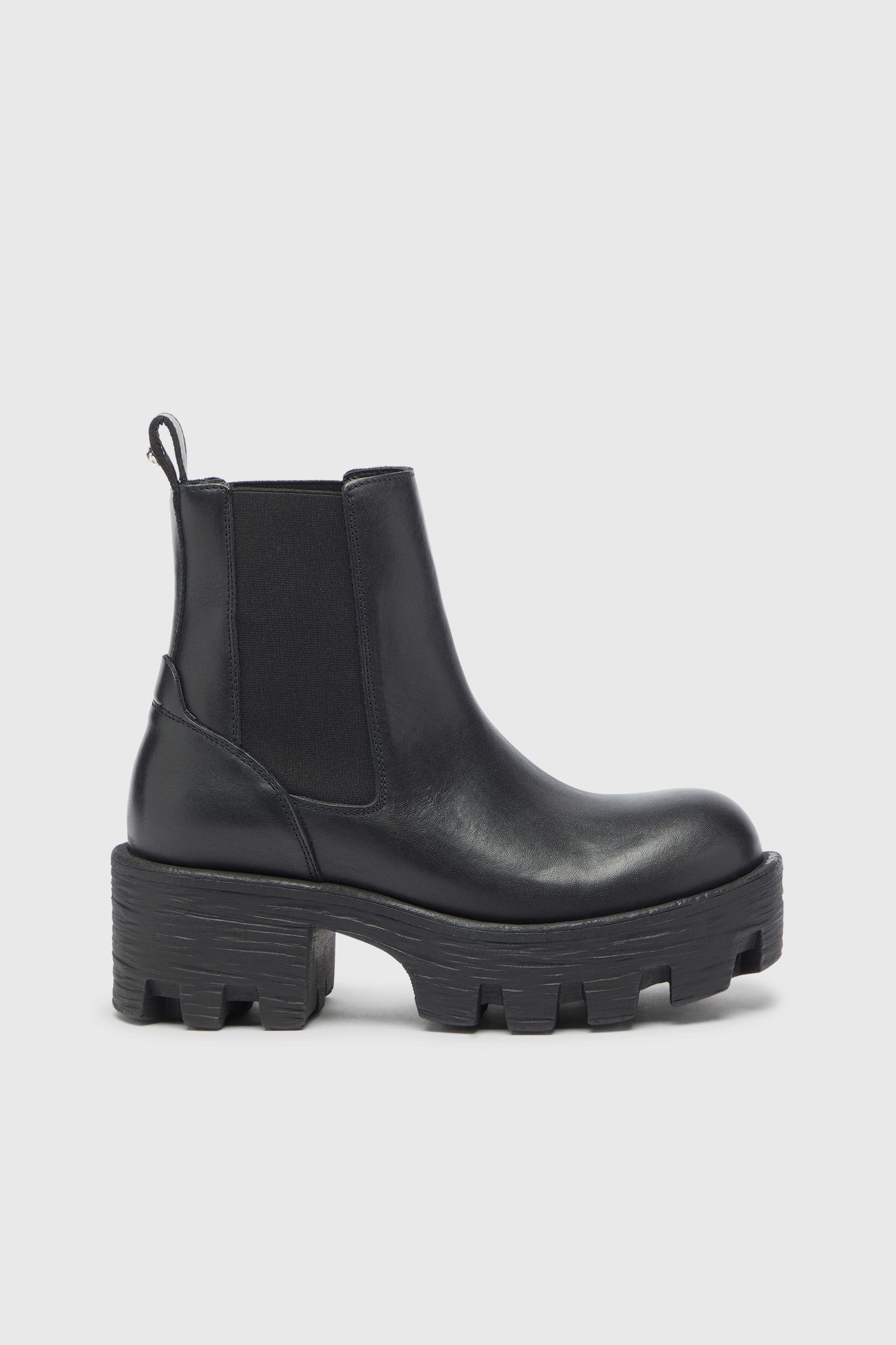 Diesel - D-HAMMER CHUNKY W, Woman's D-Hammer - Chelsea boots in leather with lug sole in Black - 1