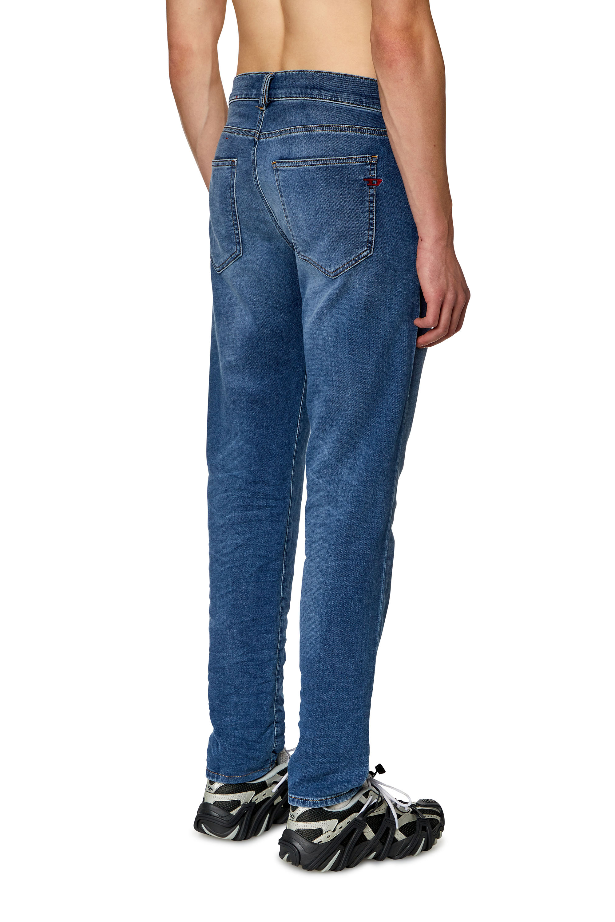Diesel - Man's Slim 2060 D-Strukt Joggjeans® 068HY, Medium blue - 3