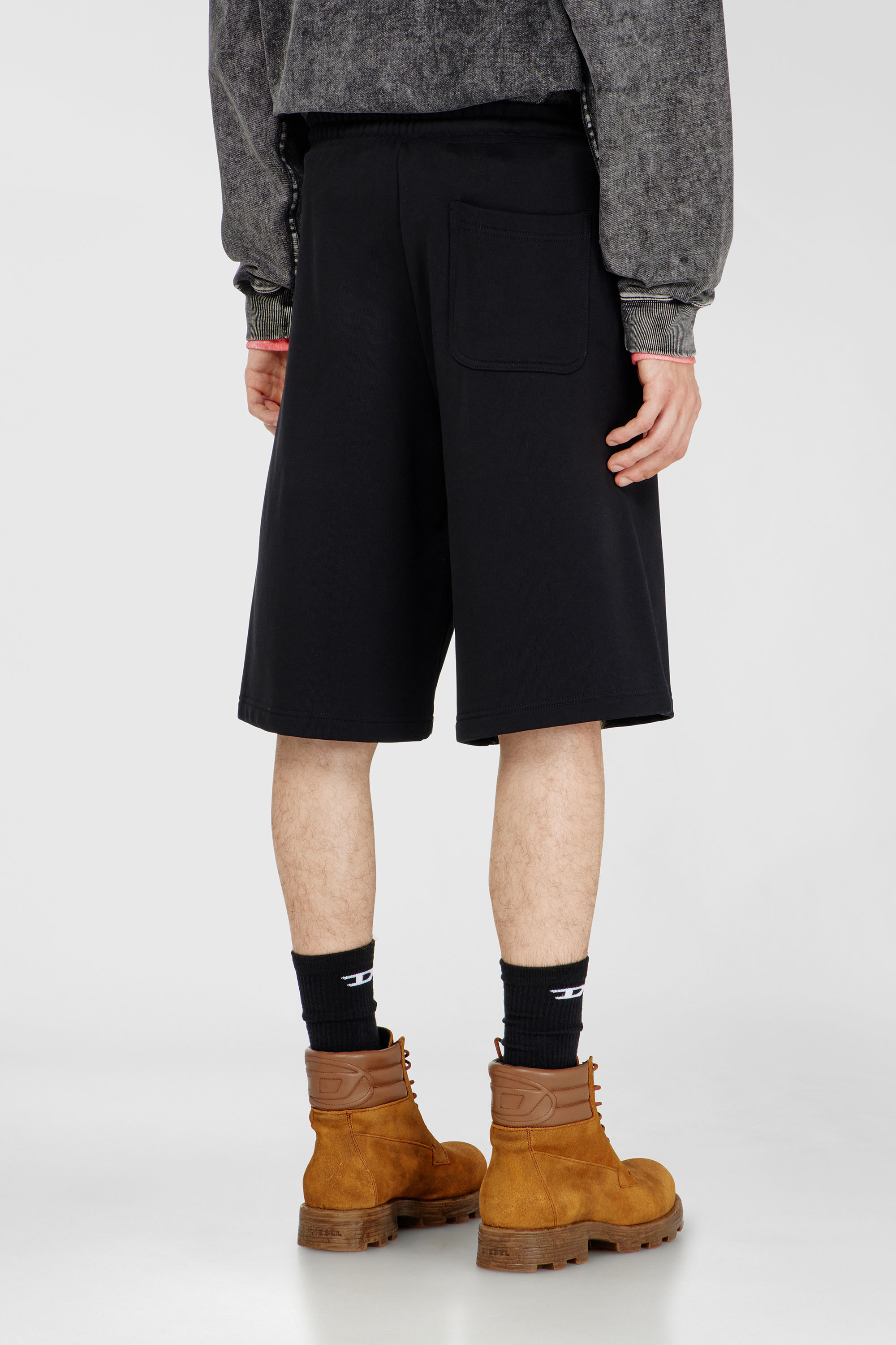 Diesel - P-CROW-DIV, Man's Fleece shorts with maxi logo patch in Black - 4