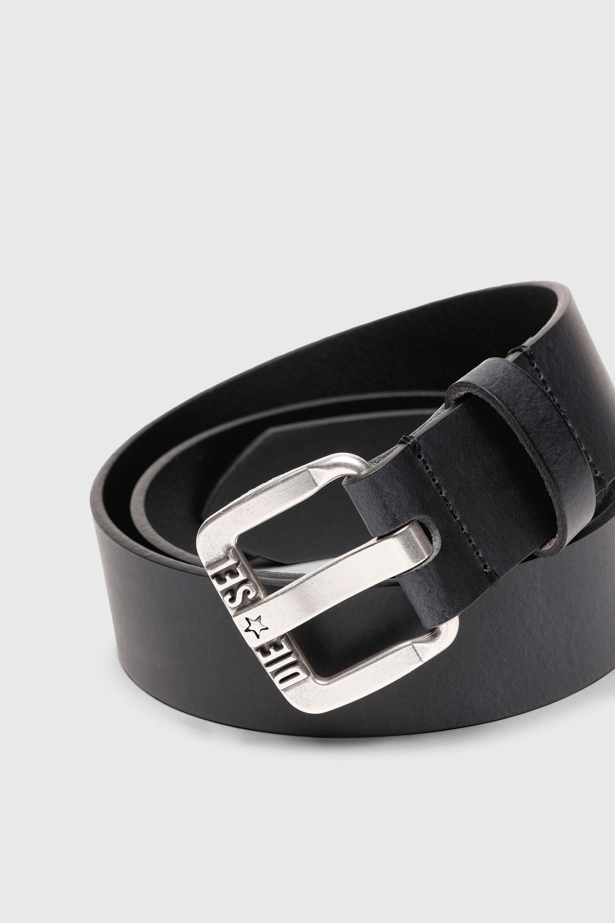 Diesel - B-STAR II, Man's 3.9cm leather belt with metal star logo buckle in Black - 2