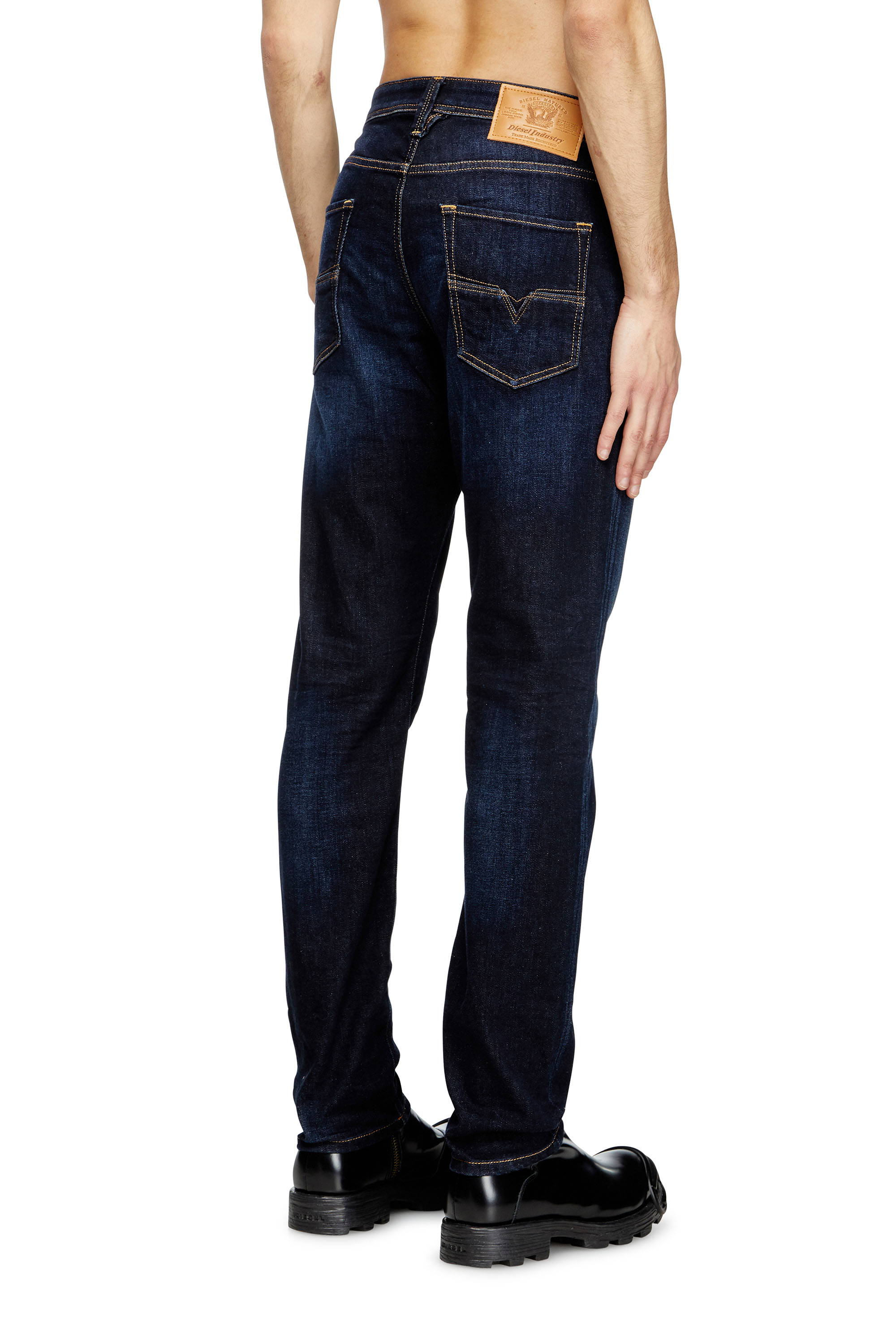 Diesel - Tapered Jeans 1986 Larkee-Beex 009ZS, Dark Blue - Image 2